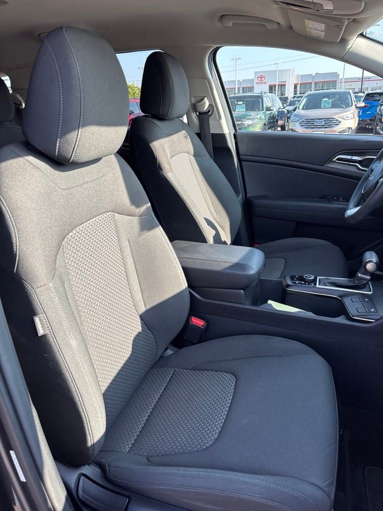 Used 2023 Kia Sportage LX AWD/4WD image 19