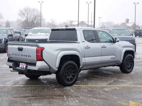 Used 2025 Toyota Tacoma SR5 image 5
