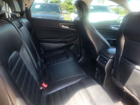 Used 2019 Ford Edge SEL w/ Equipment Group 201A FWD image 13