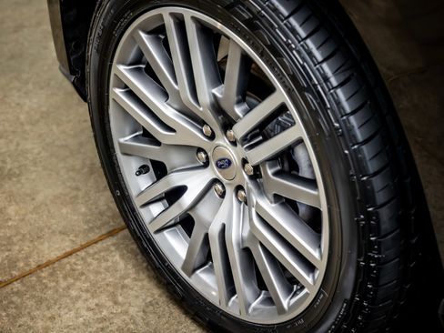 Used 2023 Ford Expedition Limited image 16