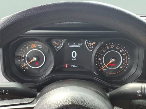 Used 2025 Jeep Wrangler Sport image 13