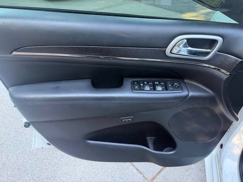 Used 2018 Jeep Grand Cherokee High Altitude AWD/4WD image 12