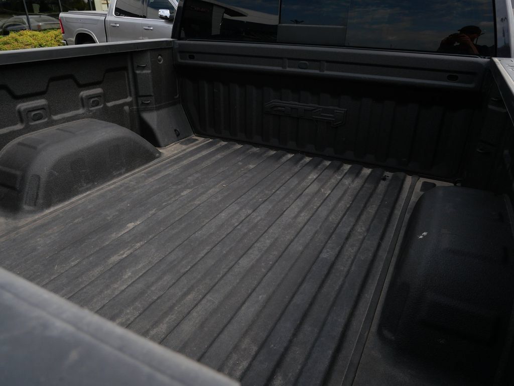 Certified 2022 GMC Sierra 1500 AT4 w/ AT4 Premium Package AWD/4WD image 10