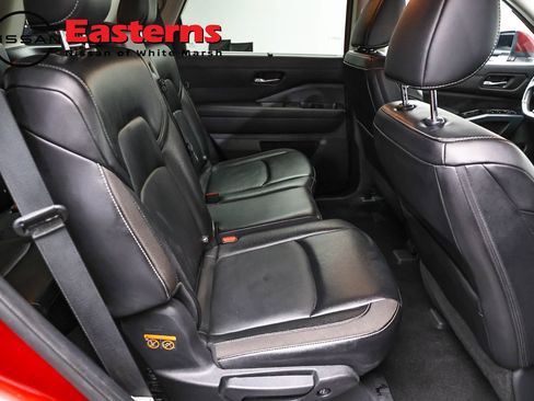Used 2023 Nissan Pathfinder SL w/ Lighting Package (N92) AWD/4WD image 22