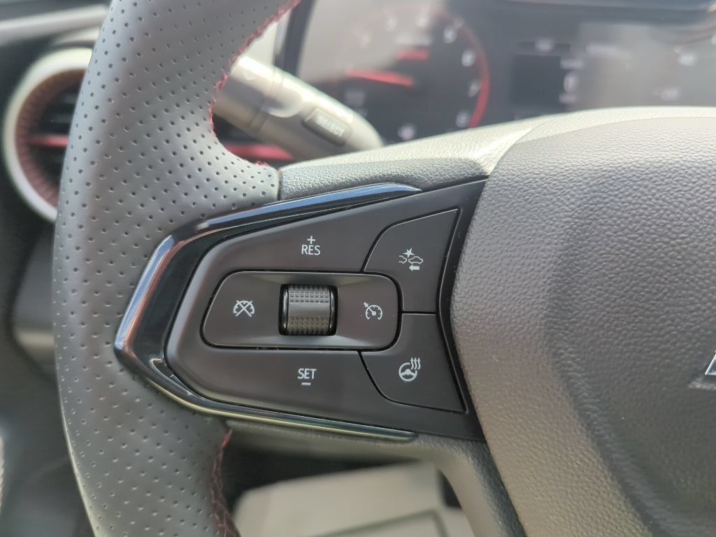 Certified 2024 Chevrolet Trax RS w/ Driver Confidence Package FWD image 20