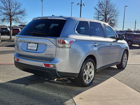 Used 2014 Mitsubishi Outlander GT image 3