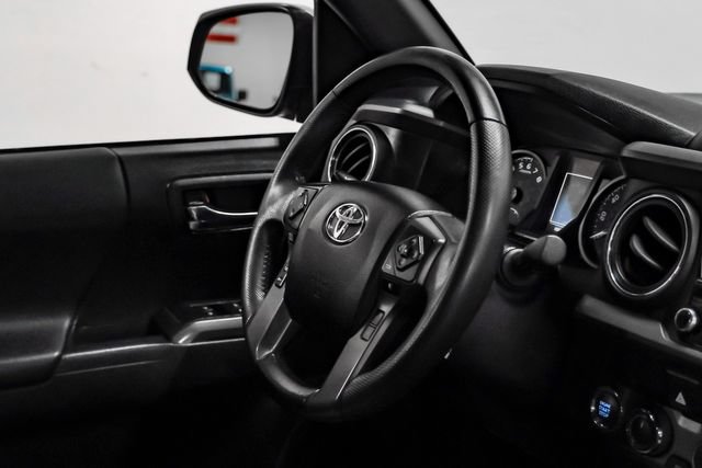 Used 2021 Toyota Tacoma TRD Sport AWD/4WD image 19
