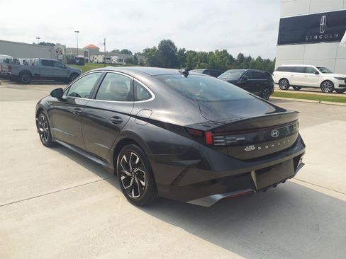 Used 2024 Hyundai Sonata SEL FWD image 3