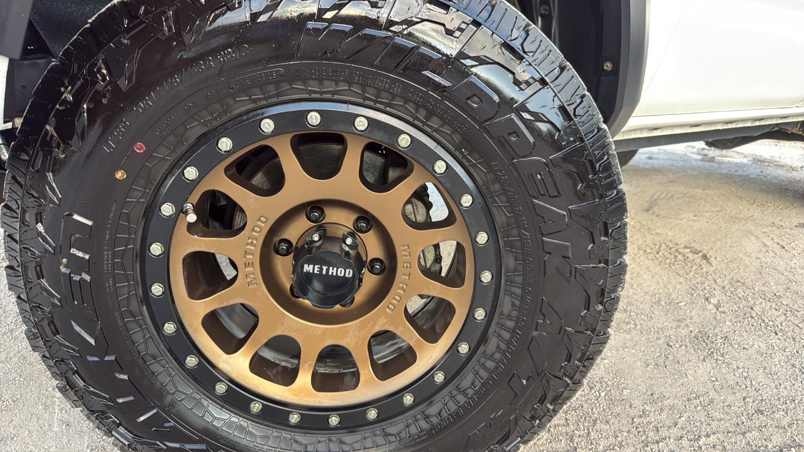 Used 2020 Toyota Tacoma TRD Off-Road w/ TRD Premium Off Road Package AWD/4WD image 28