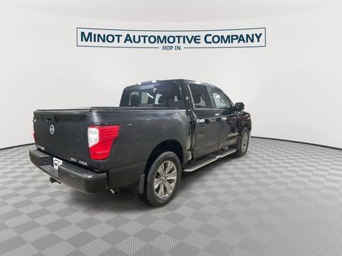 Used 2019 Nissan Titan SV w/ SV Convenience Package AWD/4WD image 8