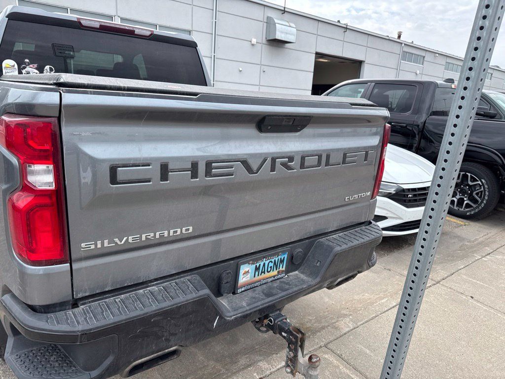 Used 2019 Chevrolet Silverado 1500 Custom Trail Boss w/ Custom Convenience Package AWD/4WD image 8