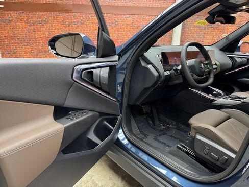 Used 2025 BMW X3 xDrive30i image 9