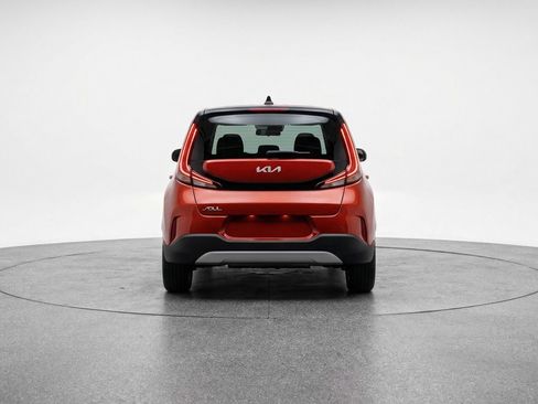 Used 2025 Kia Soul LX w/ LX Technology Package image 7