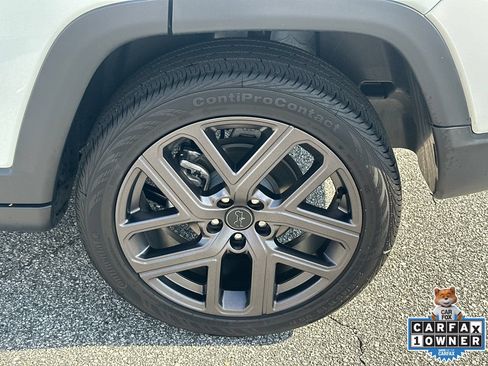 Used 2026 Jeep Compass Latitude w/ Sun and Sound Group AWD/4WD image 19