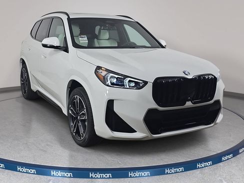 New 2026 BMW X1 xDrive28i w/ Technology Package AWD/4WD image 3
