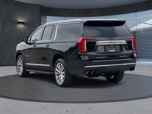 Used 2021 GMC Yukon XL Denali AWD/4WD image 3