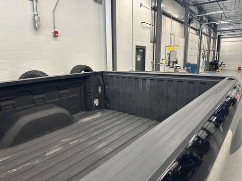 Used 2022 Chevrolet Silverado 1500 LT Trail Boss w/ LT Trail Boss Premium Package AWD/4WD image 21