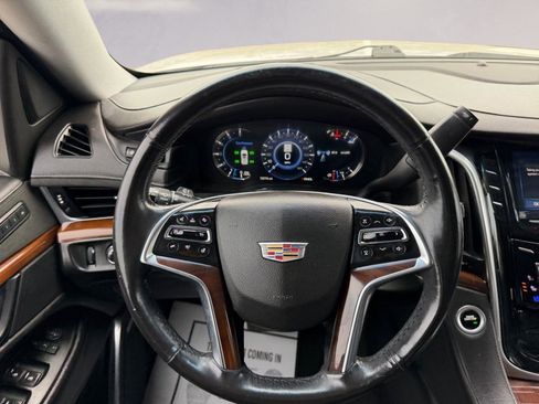 Used 2020 Cadillac Escalade Premium Luxury image 12