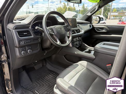 Used 2024 Chevrolet Suburban RST AWD/4WD image 9