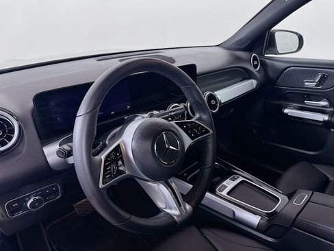Used 2025 Mercedes-Benz GLB 250 image 9