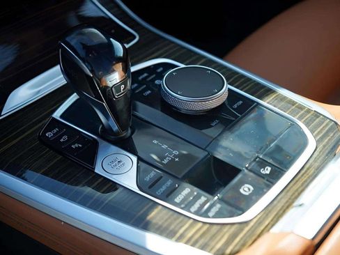 Used 2021 BMW X5 xDrive40i w/ M Sport Package image 33