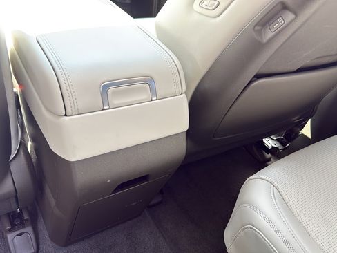 Used 2025 Hyundai Santa Fe Calligraphy AWD/4WD image 22