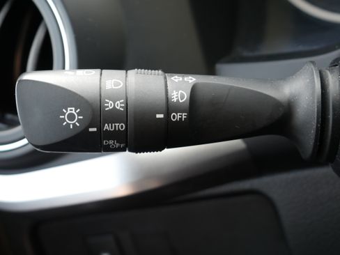 Used 2022 Toyota Tacoma SR5 AWD/4WD image 25
