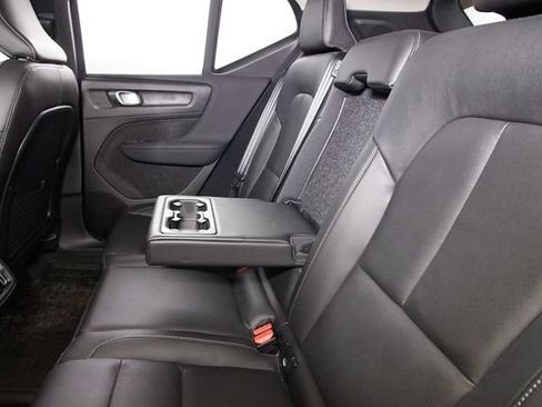 Certified 2024 Volvo XC40 B5 Ultimate w/ Protection Package Premier AWD/4WD image 23