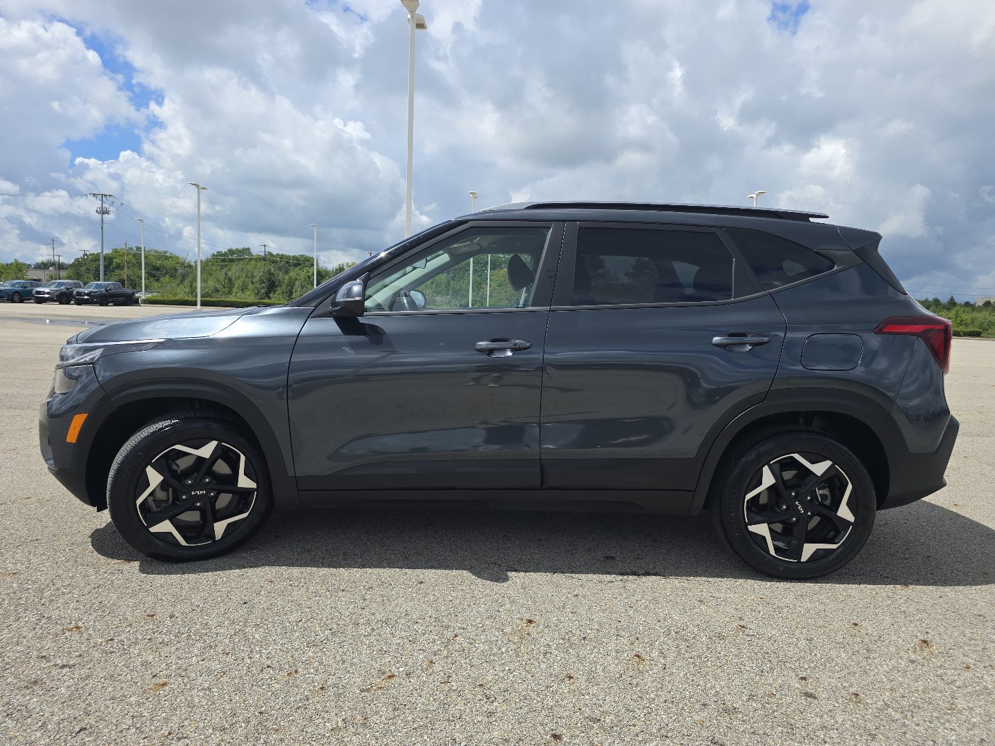 Used 2025 Kia Seltos S AWD/4WD image 17