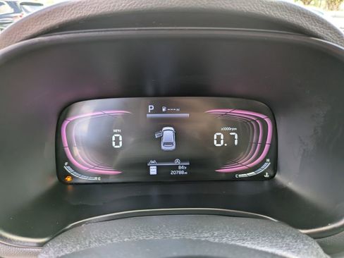 Certified 2024 Kia Soul LX FWD image 33