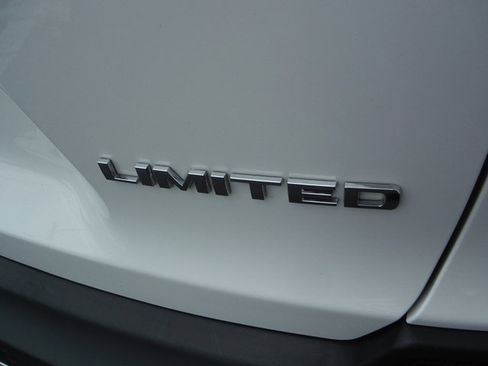 Used 2020 Jeep Cherokee Limited AWD/4WD image 9