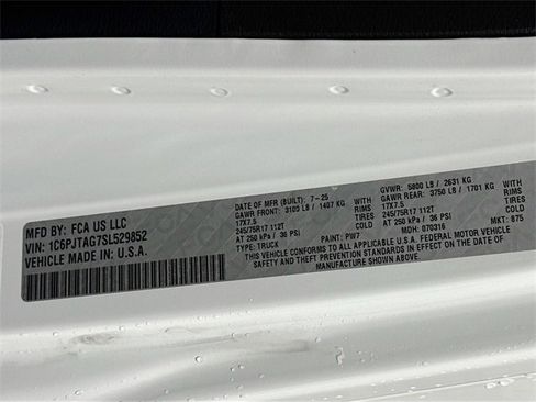 Used 2025 Jeep Gladiator Sport image 33