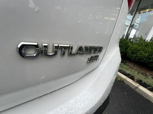 Used 2017 Mitsubishi Outlander SEL AWD/4WD image 15