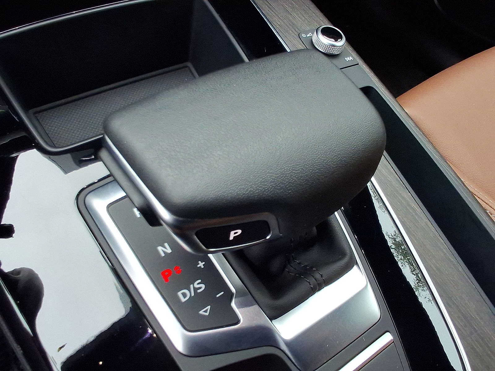 Used 2024 Audi Q5 e Premium w/ Convenience Package AWD/4WD image 18