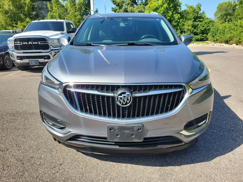 Used 2020 Buick Enclave Essence FWD image 2