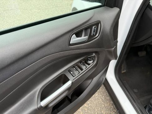 Used 2015 Ford Escape SE image 32