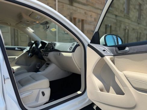 Used 2014 Volkswagen Tiguan SE FWD image 28