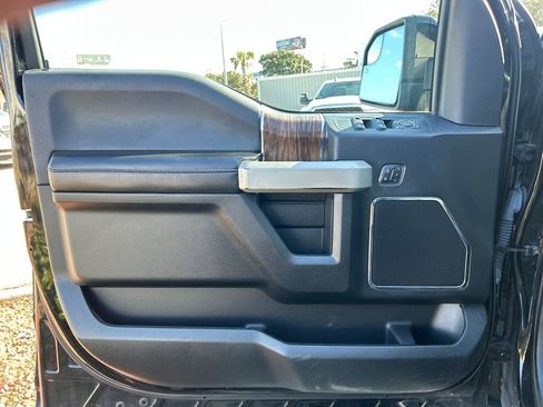 Used 2018 Ford F150 Lariat image 9