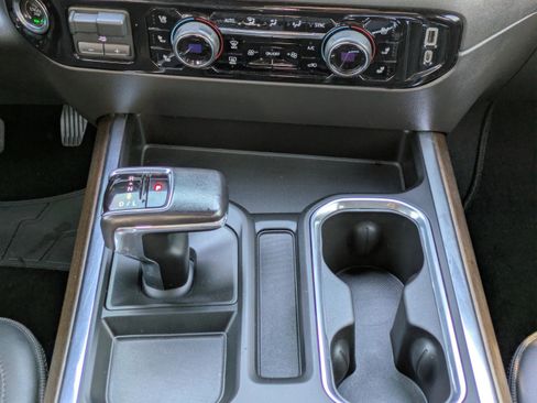 Used 2022 Chevrolet Silverado 1500 High Country image 20