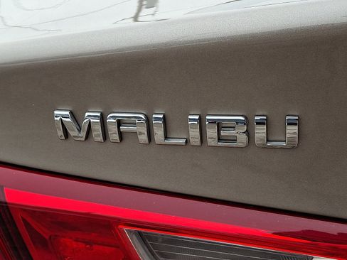 Used 2024 Chevrolet Malibu LT FWD image 30