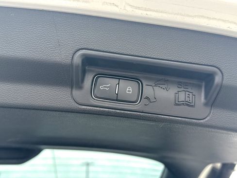 Used 2022 Ford Explorer XLT w/ Equipment Group 202A image 16