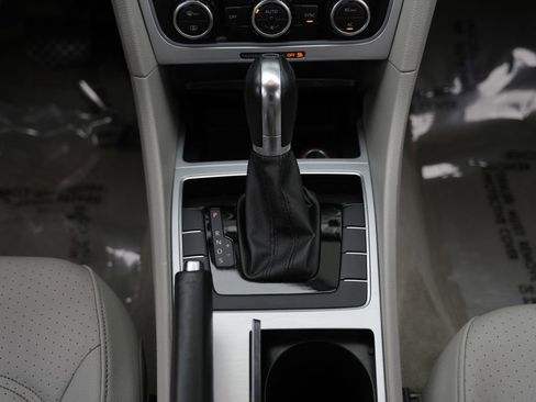 Used 2012 Volkswagen Passat 2.5 SE image 43