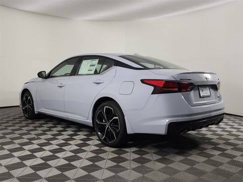 New 2025 Nissan Altima 2.5 SR w/ SR Premium Package image 3