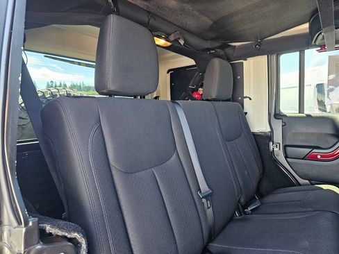 Used 2018 Jeep Wrangler Unlimited Sport S AWD/4WD image 13