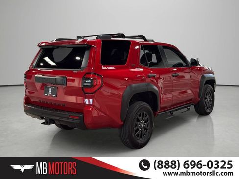 Used 2025 Toyota 4Runner SR5 AWD/4WD image 4