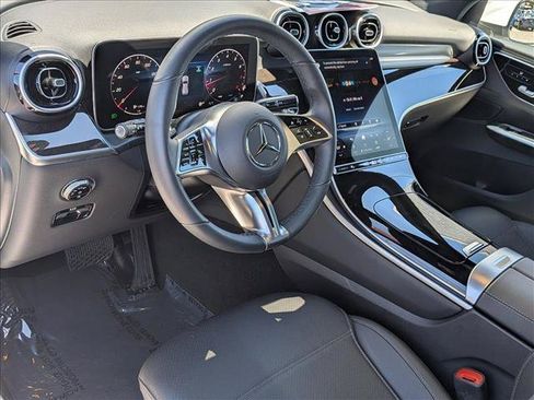 Used 2026 Mercedes-Benz GLC 300 4MATIC image 10