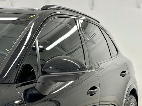 Certified 2024 Porsche Cayenne S AWD/4WD image 19