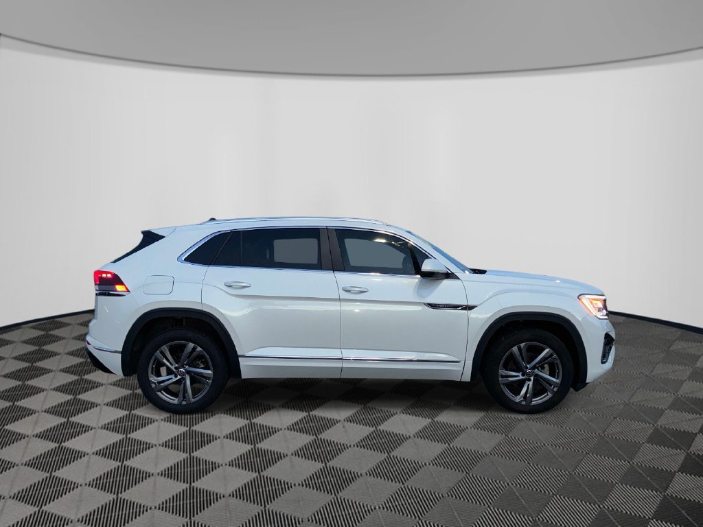 Used 2024 Volkswagen Atlas Cross Sport SEL R-Line AWD/4WD image 8
