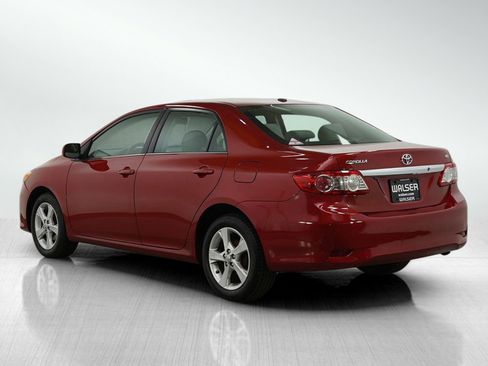 Used 2013 Toyota Corolla LE image 3
