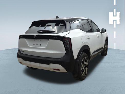 Used 2026 Nissan Kicks SV FWD image 4